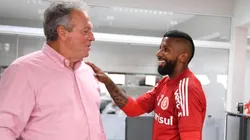 Abel 'peita' torcida e volta com Rodinei e medalhões no time titular do Inter