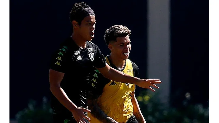 Honda e Nazário: vínculos renovados (Foto: Vitor Silva/Botafogo/Divulgação)
