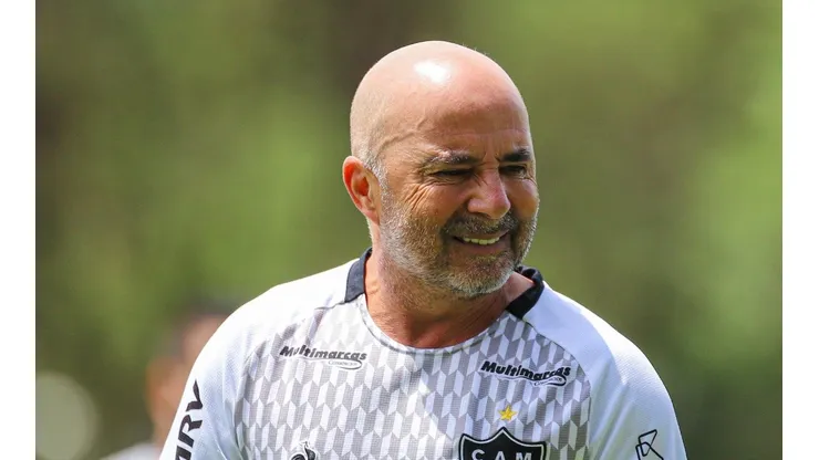 Sampaoli durante treinamento na Cidade do Galo — Foto: Pedro Souza / Atlético