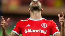 Boschilia sofre rompimento no ligamento do joelho e Inter divulga tempo de parada