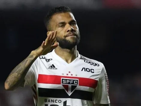 Daniel Alves faz post em rede social e torcida do São Paulo não alivia