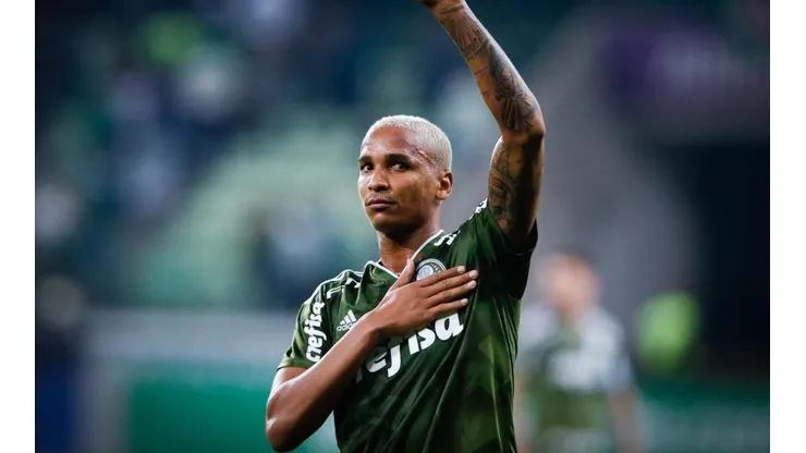 Luiz Adriano pode ganhar uma nova "sombra" no Palmeiras (Foto: Getty Images)