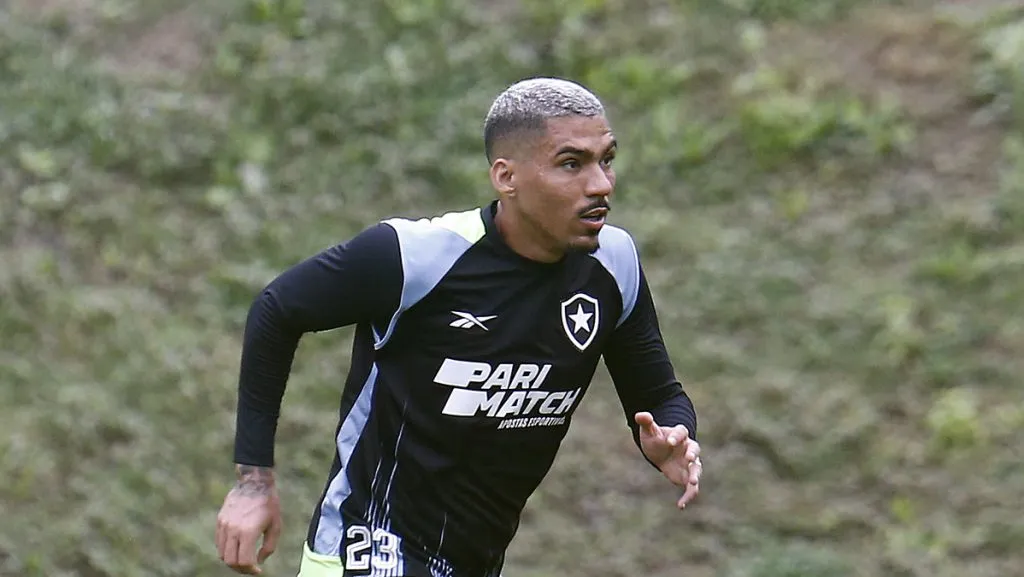 Allan treina no Botafogo. Foto: Vítor Silva/Botafogo