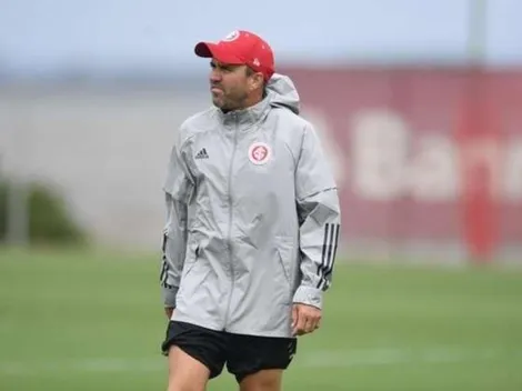 Coudet esboça time titular do Internacional para a partida contra o Vasco