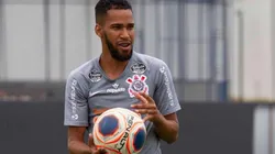 Everaldo volta à pauta e Botafogo estuda contratar mais 4 reforços