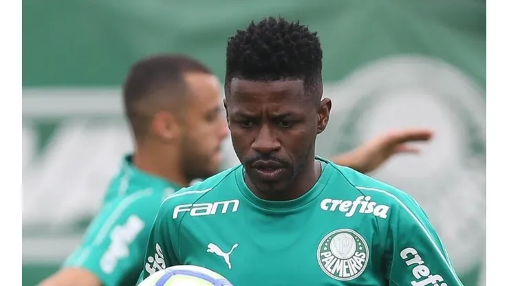 Ramires segue com clubes chineses de olho.