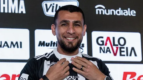 Alonso apresentado no Atlético. Foto: Pedro Souza / Atlético