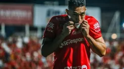 Vila Nova e Santos duelam por posição no G4.