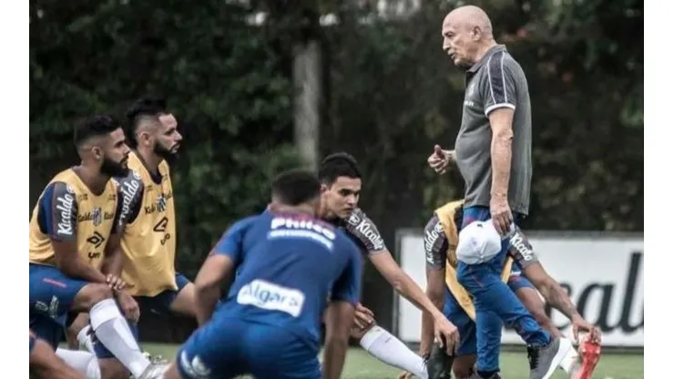 Jesualdo bate o martelo e define o substituto do volante Alison