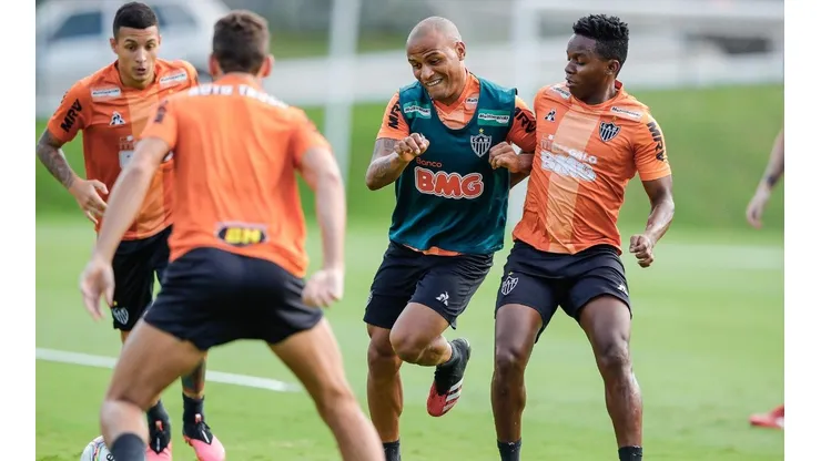 James Freitas prepara surpresas no Galo para clássico contra o Cruzeiro