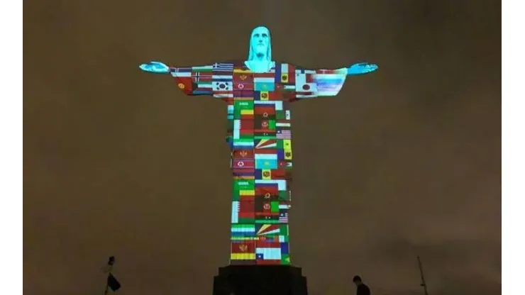 Cristo Redentor exibe bandeiras dos país afetados pelo coronavírus - (Reprodução)