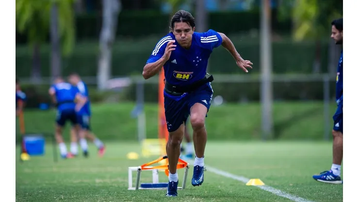 Adilson Batista promove mudanças na equipe titular do Cruzeiro