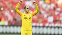 Lomba entra no top-3 de goleiros que mais defenderam o Inter em Libertadores