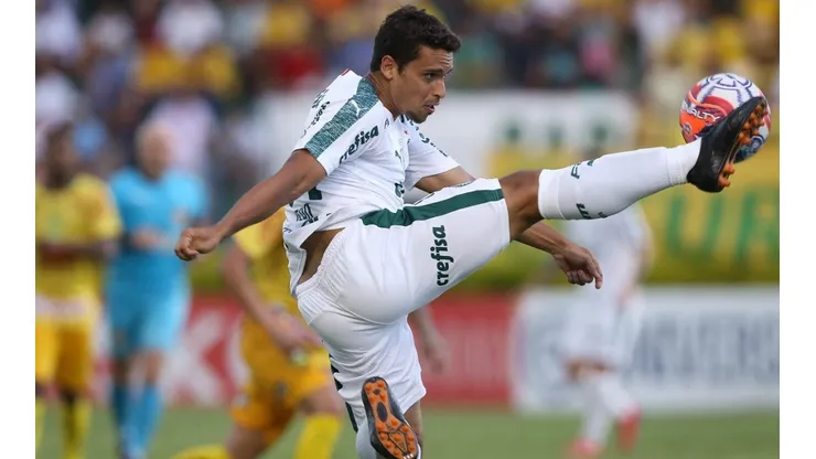 Palmeiras bate martelo e empresta Jean e Angulo ao Cruzeiro