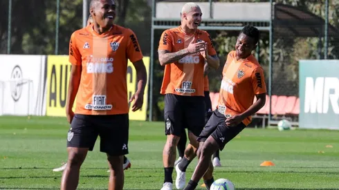 Atlético deve perder mais um meio-campista