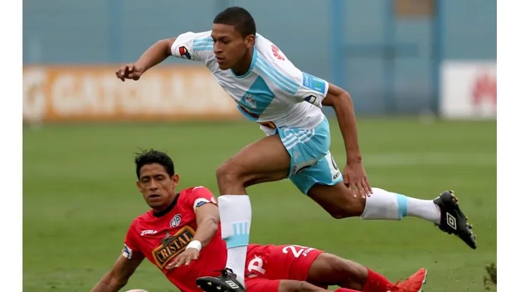 Fluminense fecha com atacante do Sporting Cristal