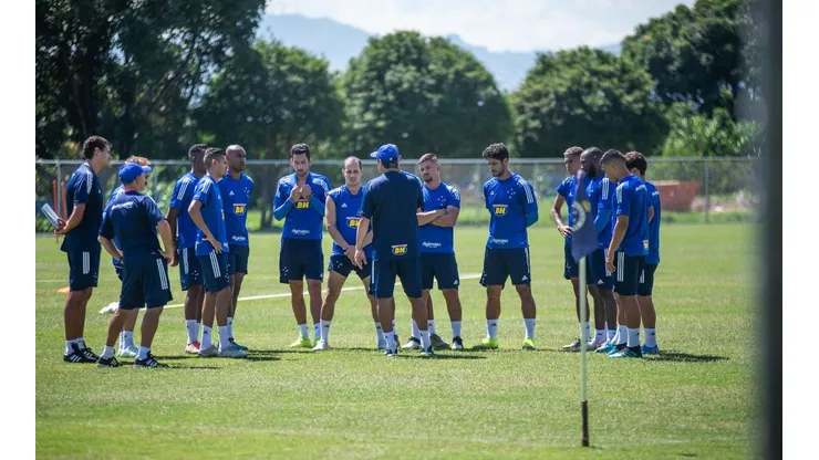 Adilson esboça primeira escalação do Cruzeiro em 2020