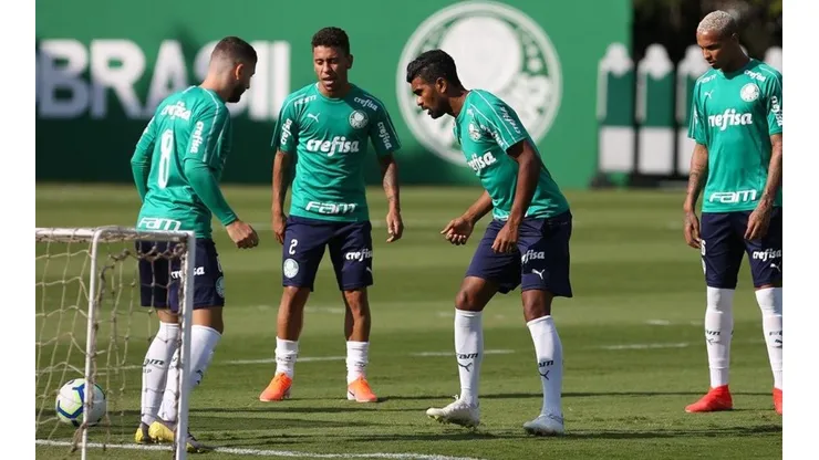 Após contratar o meia Hyoran, Atlético-MG tem interesse em outro jogador do Palmeiras