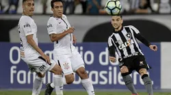 Após saídas de Júnior Urso e Sornoza, Corinthians poderá negociar mais um meio-campista