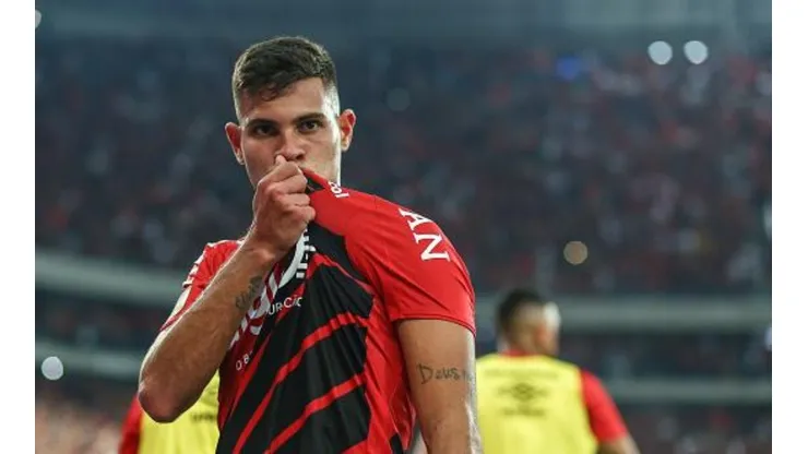 Benfica-POR oficializa proposta superior a R$ 90 milhões por Bruno Guimarães