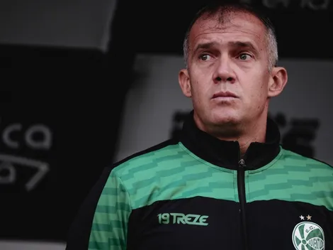 Eduardo Baptista amarga baixa e prepara 'bomba' em time contra o Santos