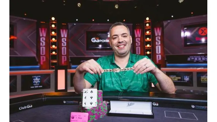 Rob Wazwaz chegou na terceira mesa final da vida dele na WSOP e conseguiu um bracelete (Foto: Hayley Hochsteller/PokerNews)