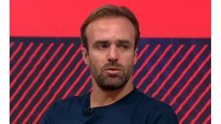 Roger Flores aponta culpado para última derrota do Cruzeiro: "O Vasco fez 1 a 0 em função”
