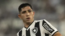 RJ - RIO DE JANEIRO - 02/05/2024 - COPA DO BRASIL 2024, BOTAFOGO X VITORIA - Savarino jogador do Botafogo durante partida contra o Vitoria no estadio Engenhao pelo campeonato Copa Do Brasil 2024.