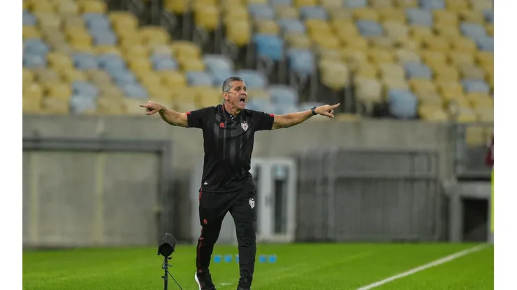 Agif/Thiago Ribeiro - Atlético-GO busca oficializar estádio para a Sul-Americana e time de Jorginho já espera multa da Conmebol