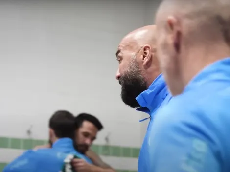 [VÍDEO] Preparador de goleiros bate no peito no vestiário do Palmeiras e elenco 'arrepia'