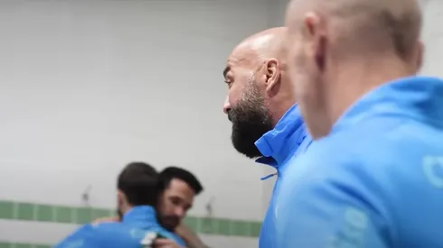 Foto: Reprodução/TV Palmeiras - Rogério Godoy tomou a palavra e incentivou elenco do Palmeiras antes de jogo contra o Coritiba