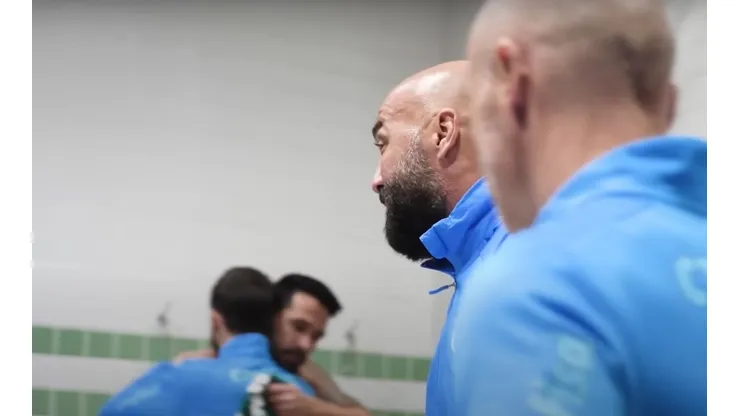 Foto: Reprodução/TV Palmeiras - Rogério Godoy tomou a palavra e incentivou elenco do Palmeiras antes de jogo contra o Coritiba