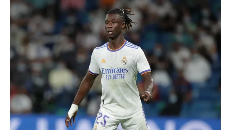 Foto: Gonzalo Arroyo Moreno/Getty Images | Camavinga 'faz a ponte' para o Real Madrid no mercado da bola