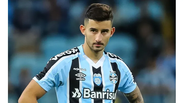 Foto: Pedro H. Tesch/AGIF - Villasanti é uma das preocupações de Roger no Grêmio.