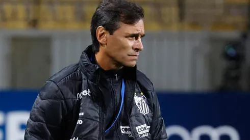 Foto: PhotoSport/AGIF - Meia sem espaço com Bustos será emprestado para outra equipe da Série A