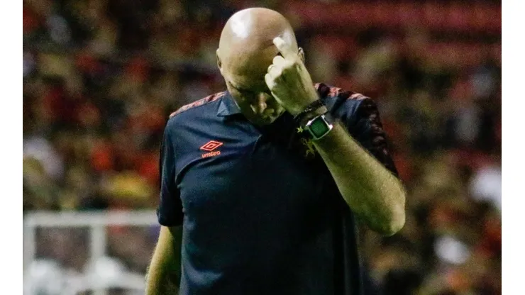 Rafael Vieira/AGIF. Dal Pozzo tem complicações em jogo importante para permanência no grupo de acesso da Série B