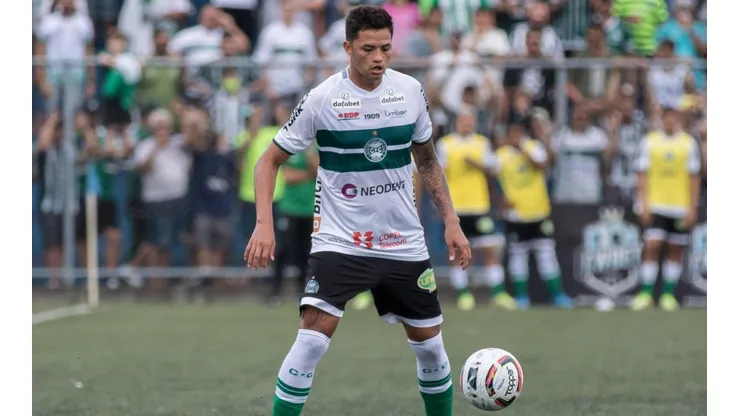 Foto: Robson Mafra/AGIF - Val fica de fora de partida diante do Palmeiras