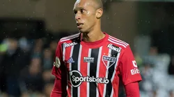 Agif/Robson Mafra - São Paulo vence, entra no G4 e Miranda faz a alegria de um companheiro de time