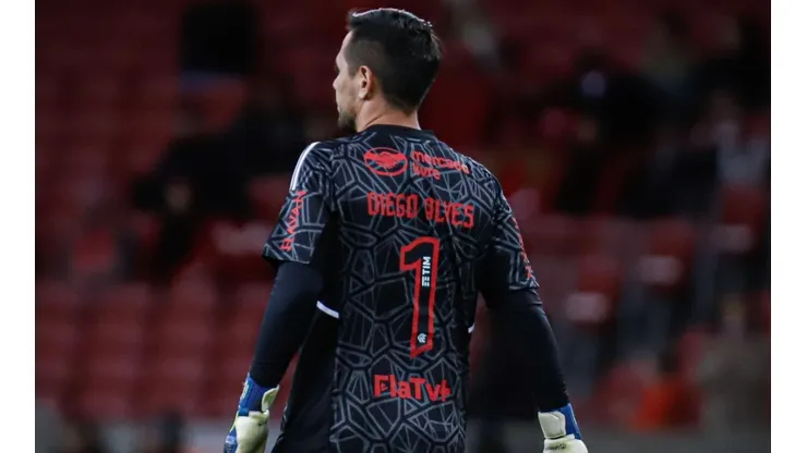 Maxi Franzoi/AGIF/ "Uma aberração"; torcedores do Flamengo se irritam com Diego Alves no gol e pedem saída do goleiro.