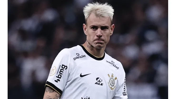 Foto: Ettore Chiereguini/AGIF - Vítor Pereira avaliou atuação de Róger Guedes no jogo contra o Juventude