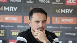 Meia cobiçado pelo Galo recebe proposta de gigante europeu e Caetano corre 'contra' o tempo para contratá-lo