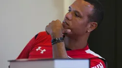 Homenagem a Luis Fabiano durante coletiva de imprensa do Sao Paulo no CT da Barra Funda