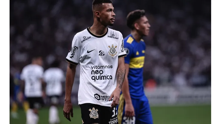 João Victor em ação em Corinthians x Boca Juniors (Foto: Ettore Chiereguini/AGIF)