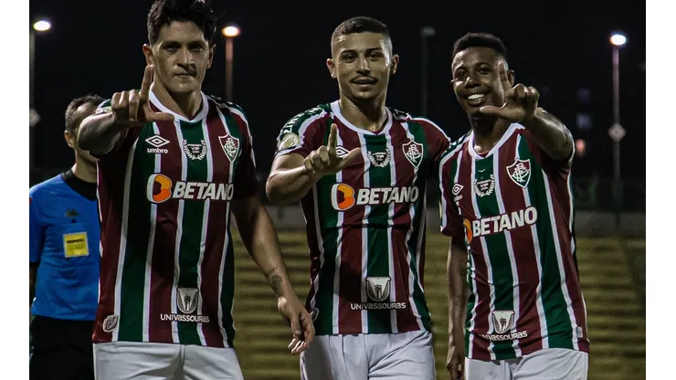 André (centro) é um dos pendurados do Fluminense no Brasileirão e preocupa Diniz
