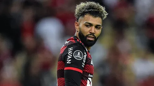 Gabigol com a camisa do Flamengo (Foto: Thiago Ribeiro/AGIF)