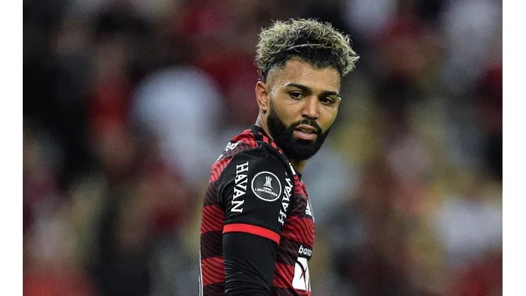 Gabigol com a camisa do Flamengo (Foto: Thiago Ribeiro/AGIF)