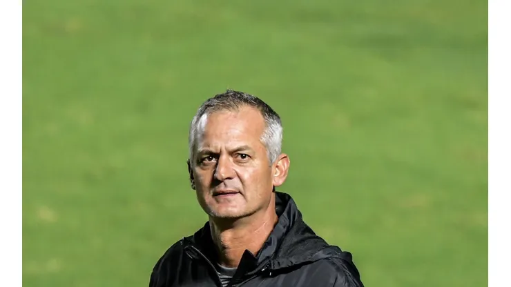 Thiago Ribeiro/AGIF. Lisca diz confiar no trabalho de Roger Machado rumo ao acesso à Série A