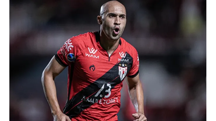 Heber Gomes/AGIF - Dudu ganha companhia na lista de desfalques do Dragão.