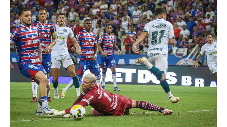 Foto: Lucas Emanuel/AGIF - Vojvoda comentou mais um tropeço do Fortaleza dentro de casa
