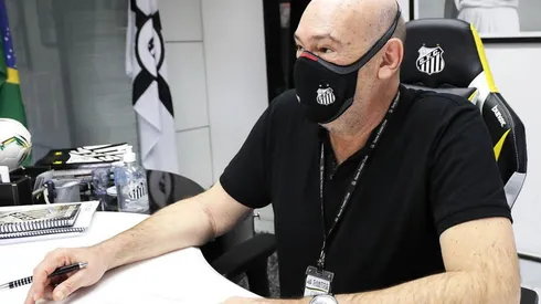 Foto: Pedro Ernesto Guerra Azevedo/Santos FC/Divulgação - Rueda: presidente garantiu a compra de 2 meio-campistas